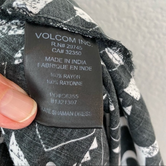 Volcom Black & White Racer Back Chevron Stripe Maxi Dress Front Snaps Small - Picture 9 of 13